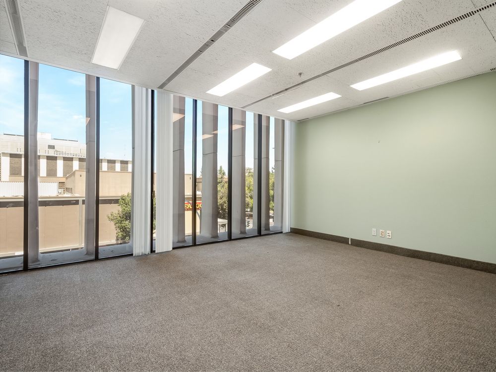 Office Space Available in Excellent Condition & Move-In Ready : 1221 Van Ness Ave, Fresno, CA 93721